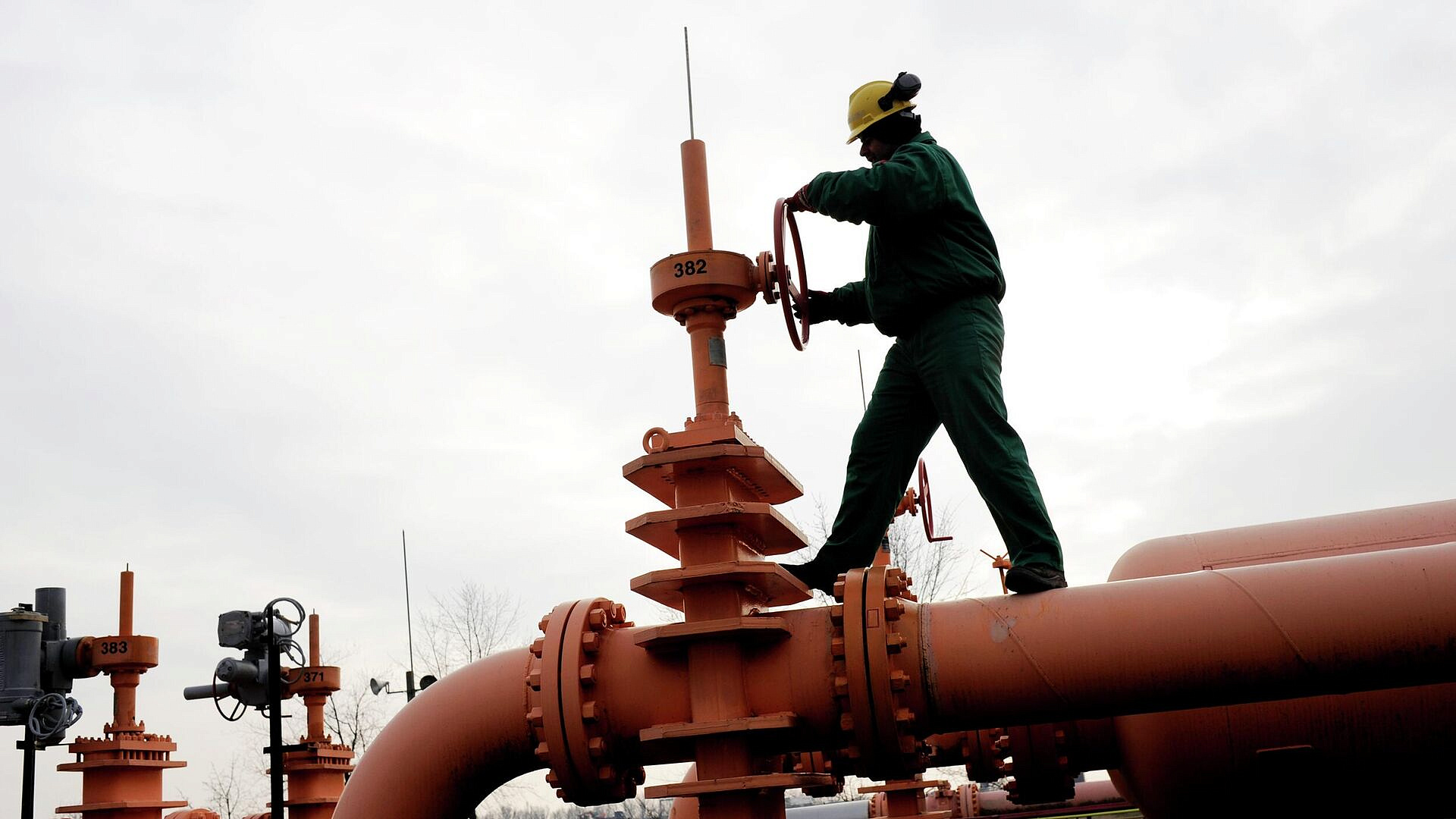 В MOL заявили, что поставкам топлива с НПЗ ничего не угрожает