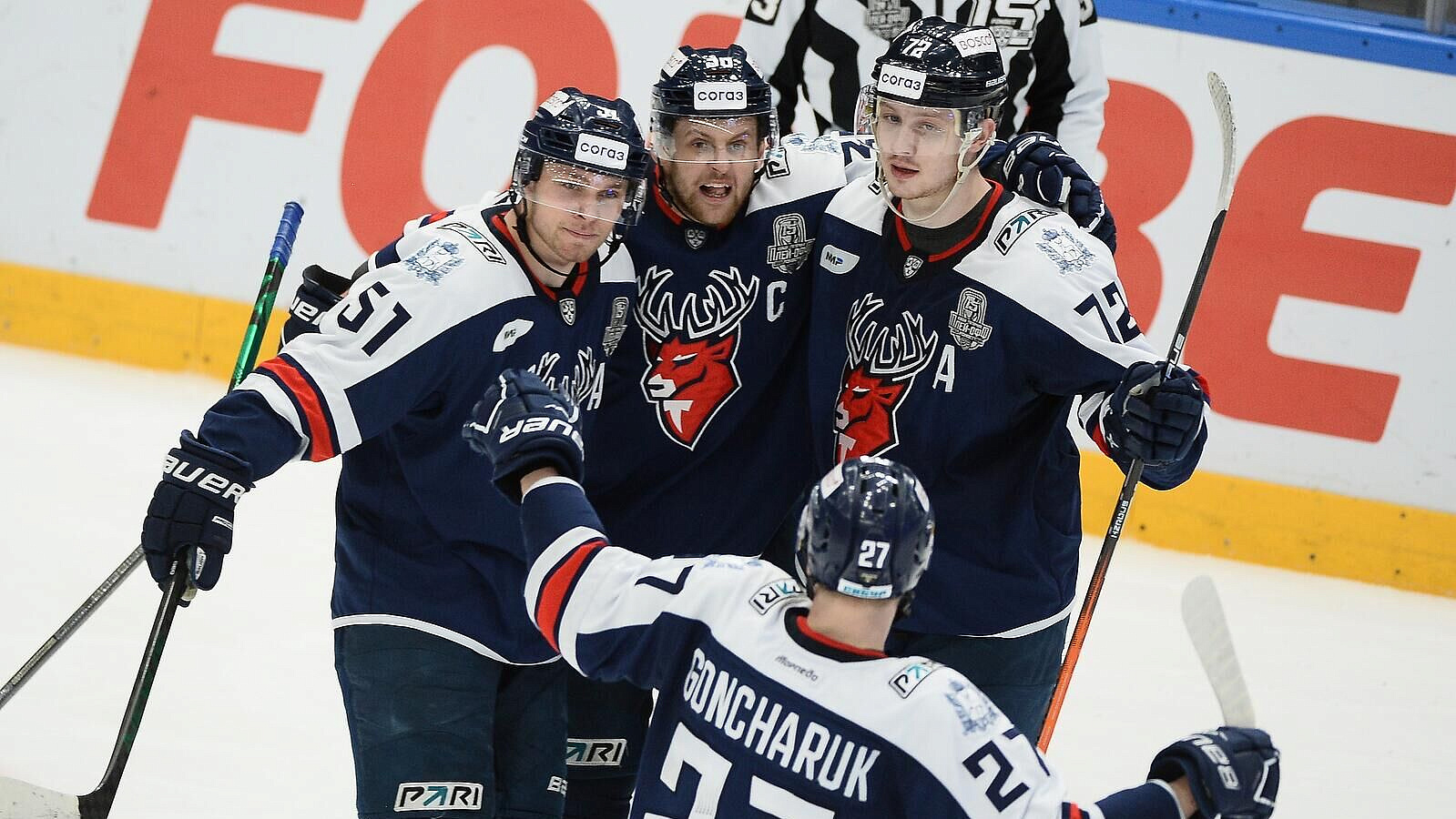 Хоккеисты "Торпедо" смогли вылететь из Череповца после 12 часов в аэропорту