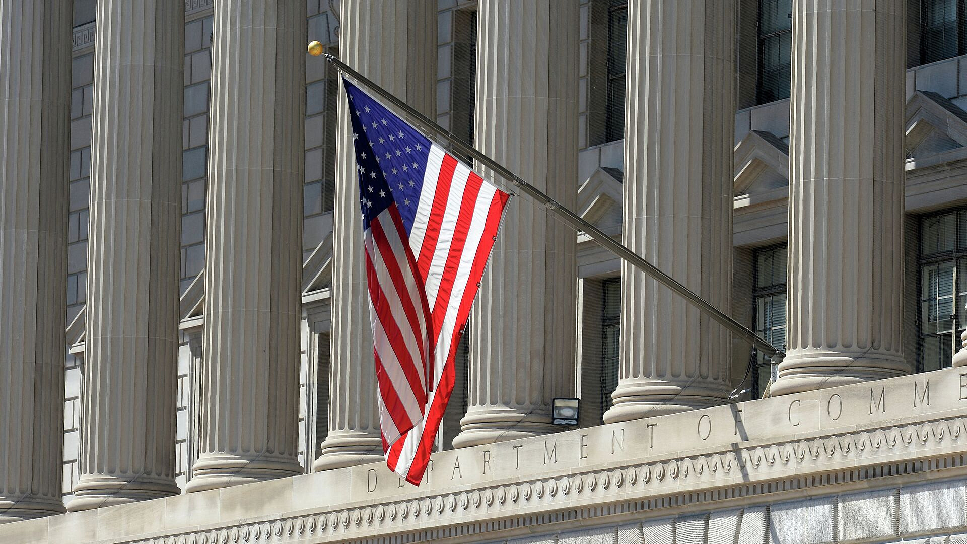 США превращают Западное полушарие в свой задний двор, считает эксперт