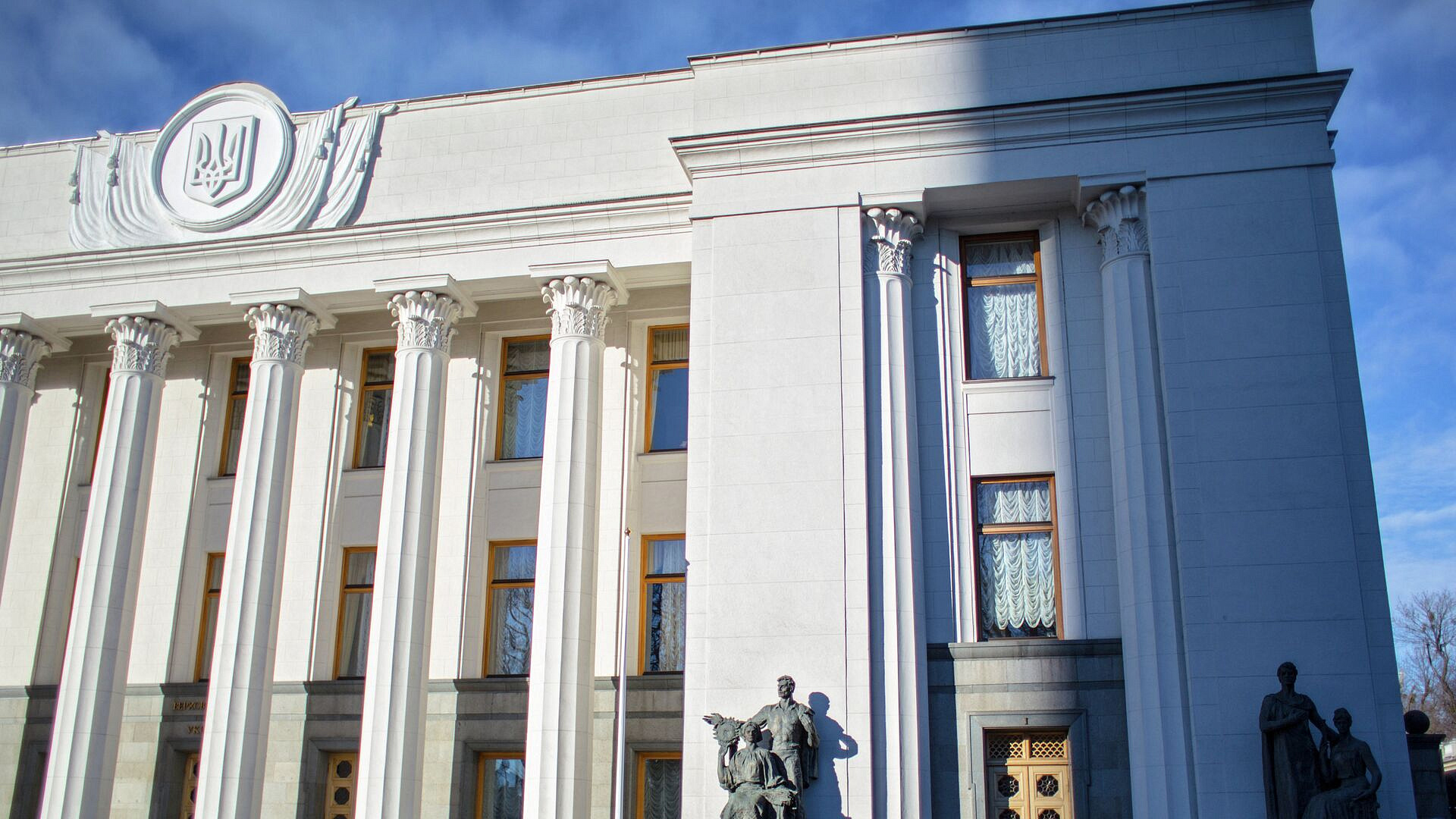 Рада внесет правовые изменения для проведения выборов, пишет FT