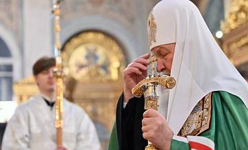 Патриарх Кирилл совершил литургию в Богоявленском соборе в Москве