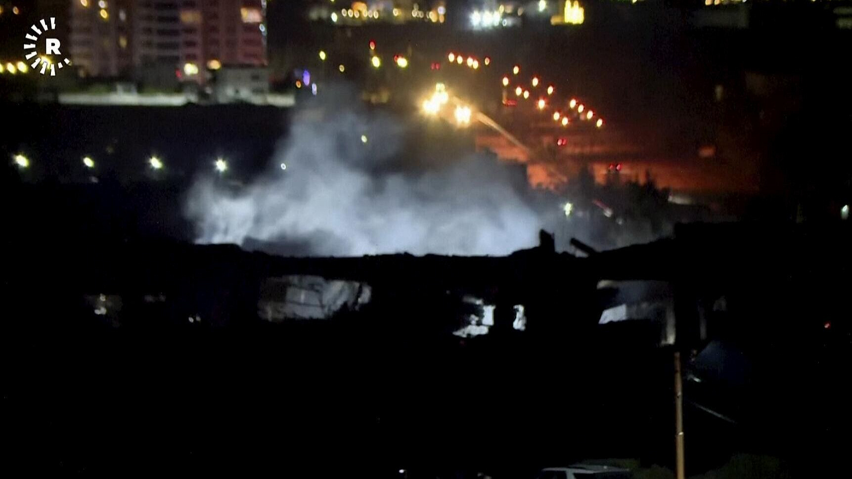 СМИ: сильный пожар виден вблизи американской авиабазы в Ираке