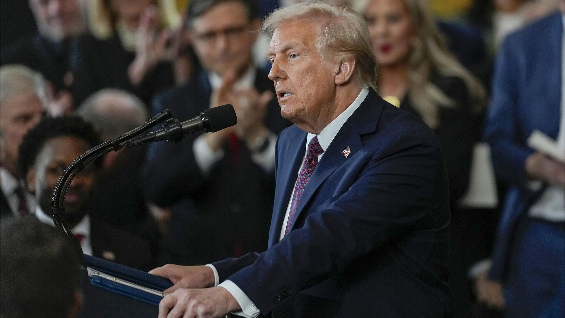 Трамп пообещал направить войска на южную границу США