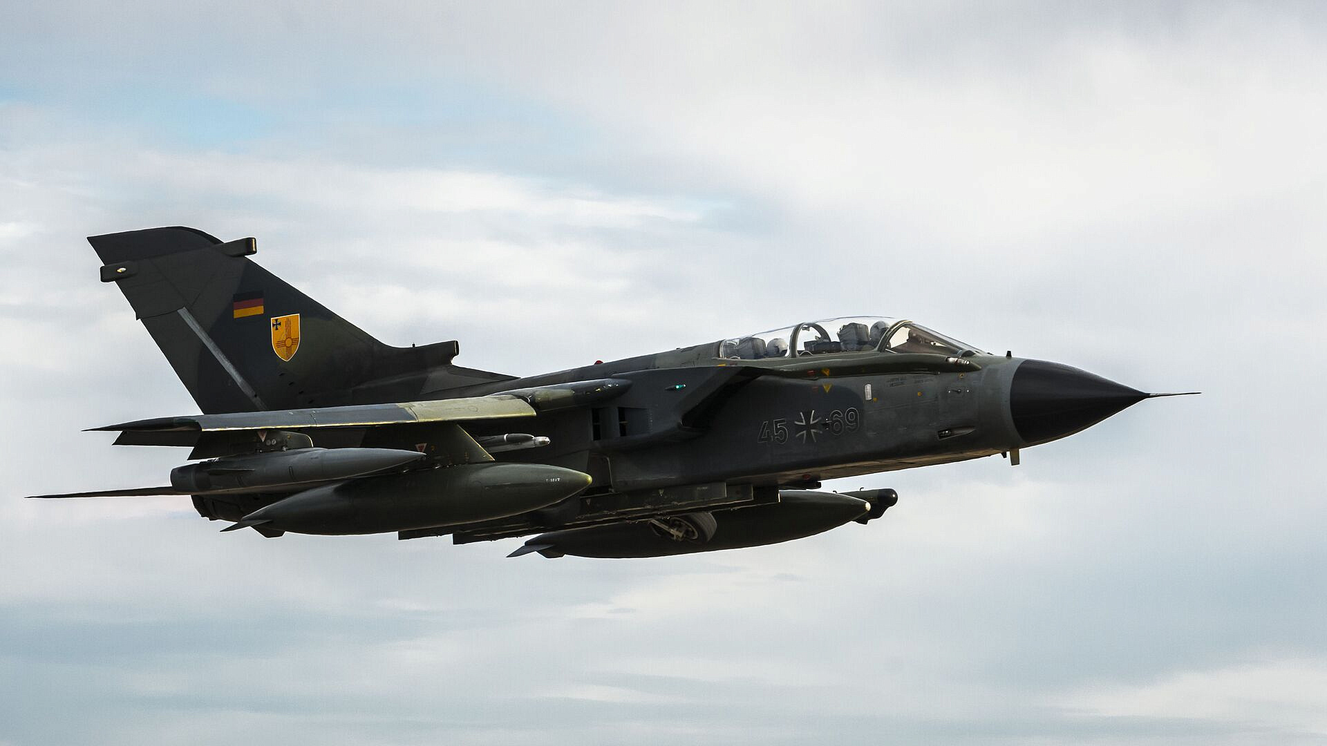 ВВС Германии заявили о поднятии истребителей НАТО из-за России