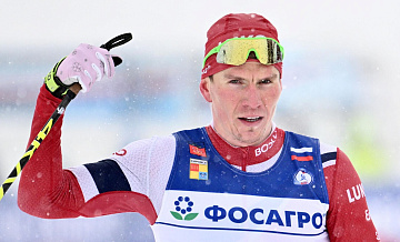 Большунов выиграл гонку на 15 км с раздельным стартом в Финале Кубка России