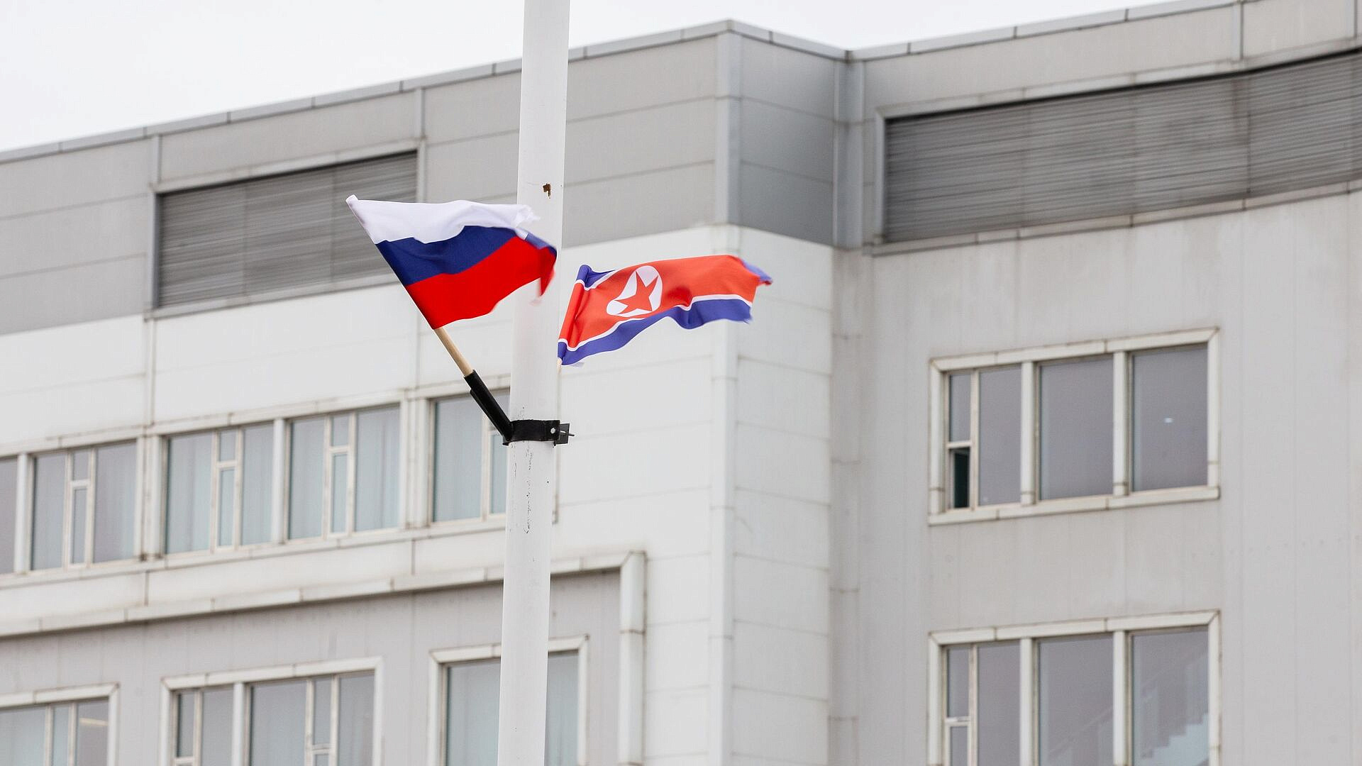 Россия и КНДР хотят расширять транспортное сообщение, заявил Козлов
