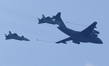 Армия Китая вытеснила филиппинский самолет из спорной территории