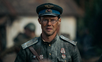 Безруков, Кологривый и Табаков получили "Золотого орла" за фильм "Август"