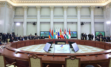 Путин предложил партнерам по ЕАЭС присмотреться к электронным накладным