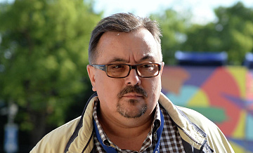 Главу киноклуба "Ельцин Центра" оштрафовали за дискредитацию армии