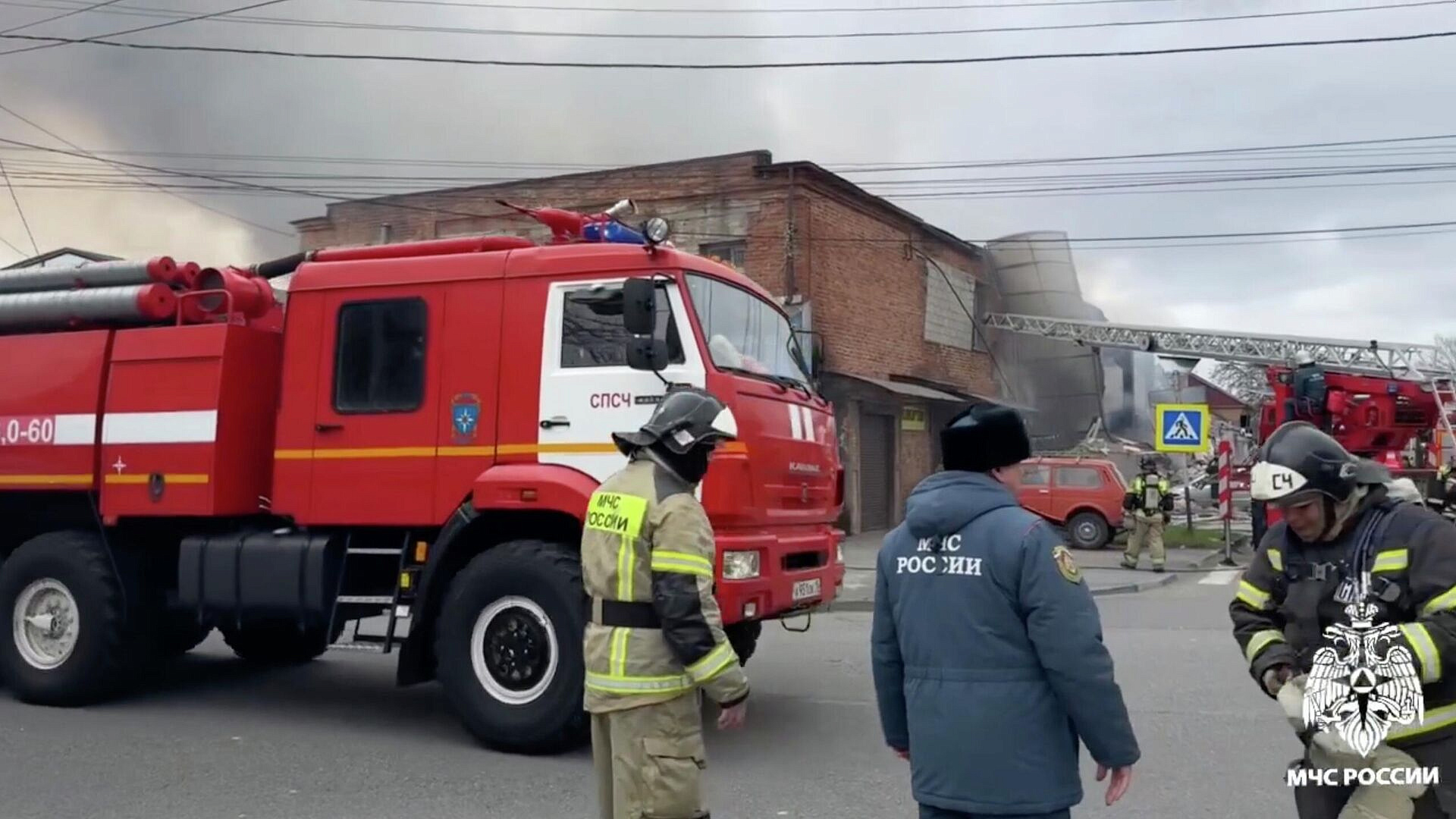 Во Владикавказе возобновили работы на месте взрыва на складе