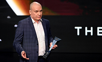 "Металлург" продлил контракт с главным тренером Разиным 