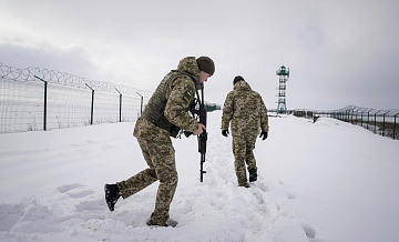 На Украине мужчины пытались бежать через границу в грузовике с пивом