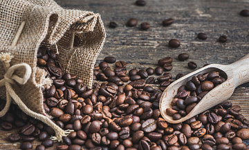 Цены на кофе робуста снижаются после достижения рекорда