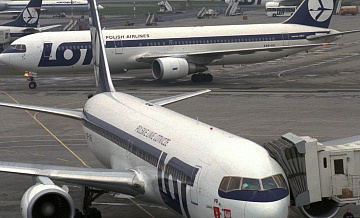 Украинка не смогла вылететь из Варшавы из-за надписи "бомба" на лбу