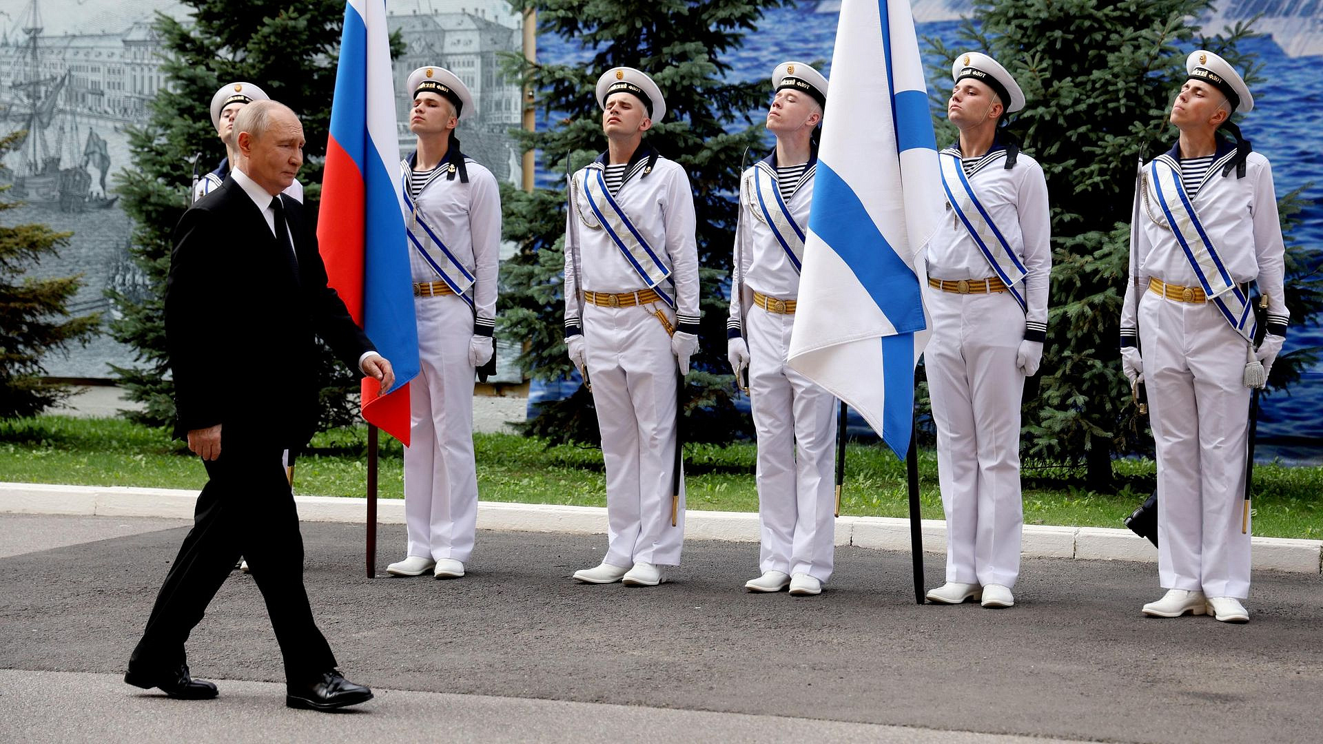 Петербуржцы поздравили Путина с днем ВМФ и попросили президента беречь себя