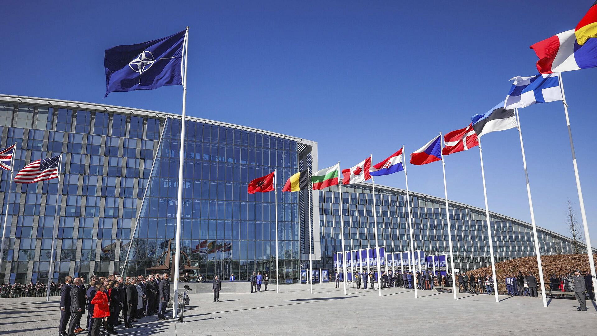 Россия опережает НАТО в скорости адаптации боевого опыта, заявили в альянсе