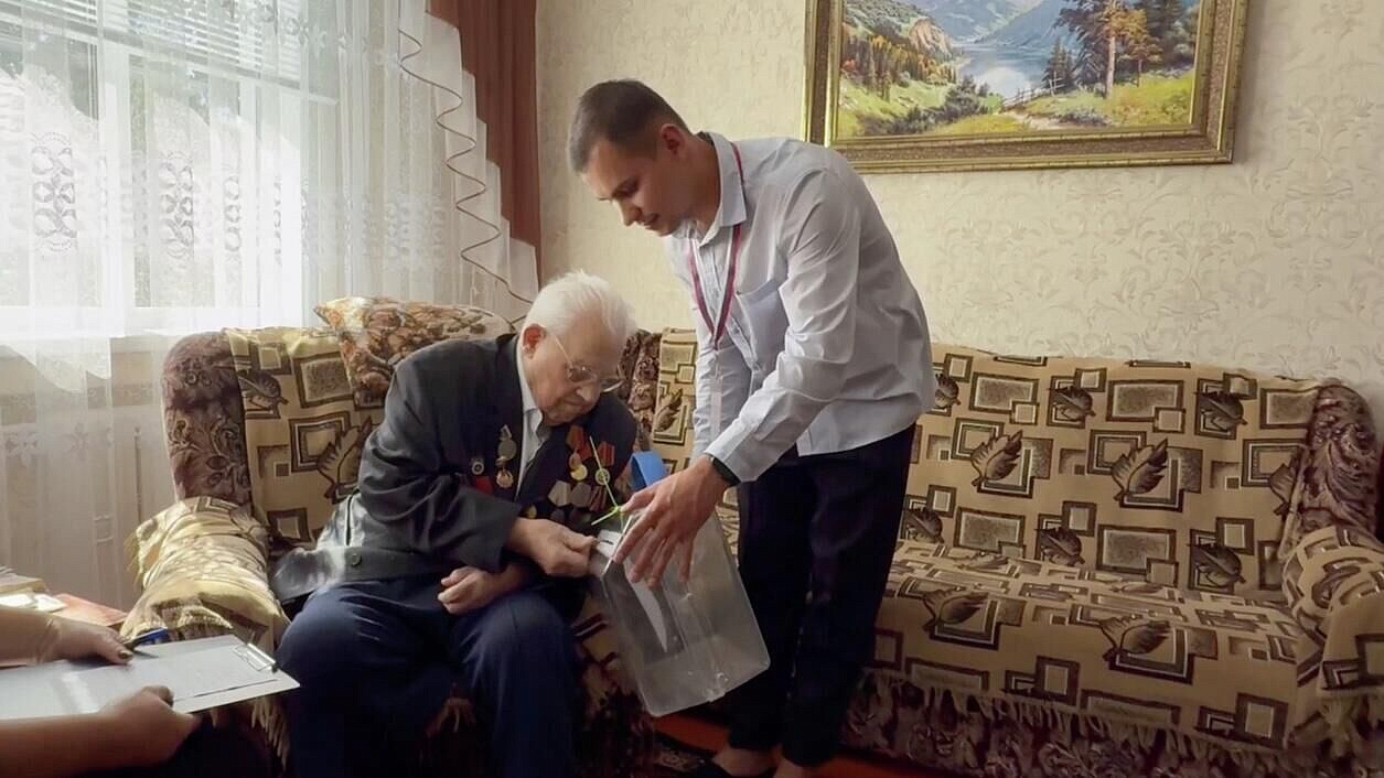 На выборах курского губернатора проголосовал 99-летний ветеран