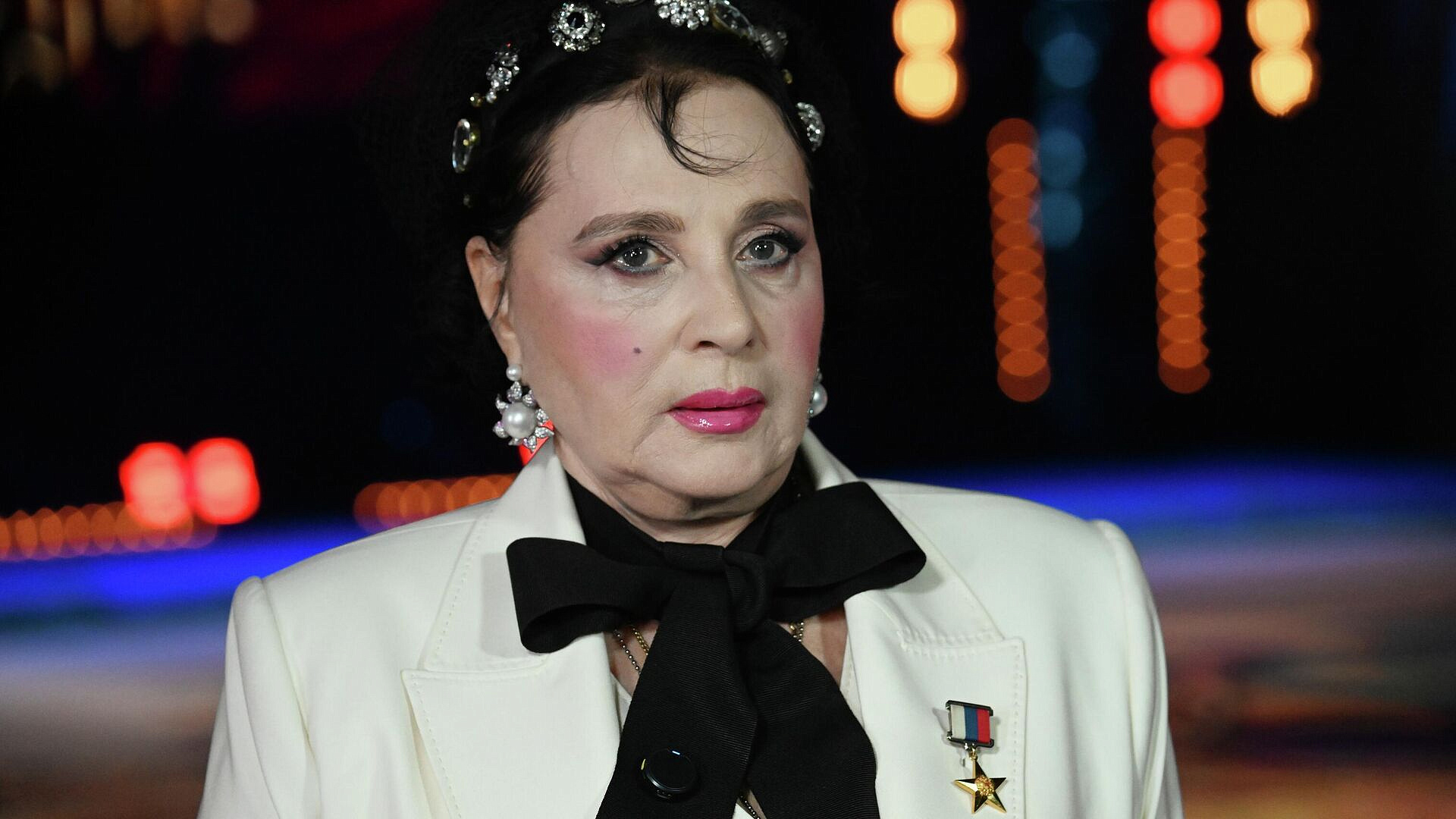 "Почетно и страшно": Винер представила спектакль ко Дню Победы