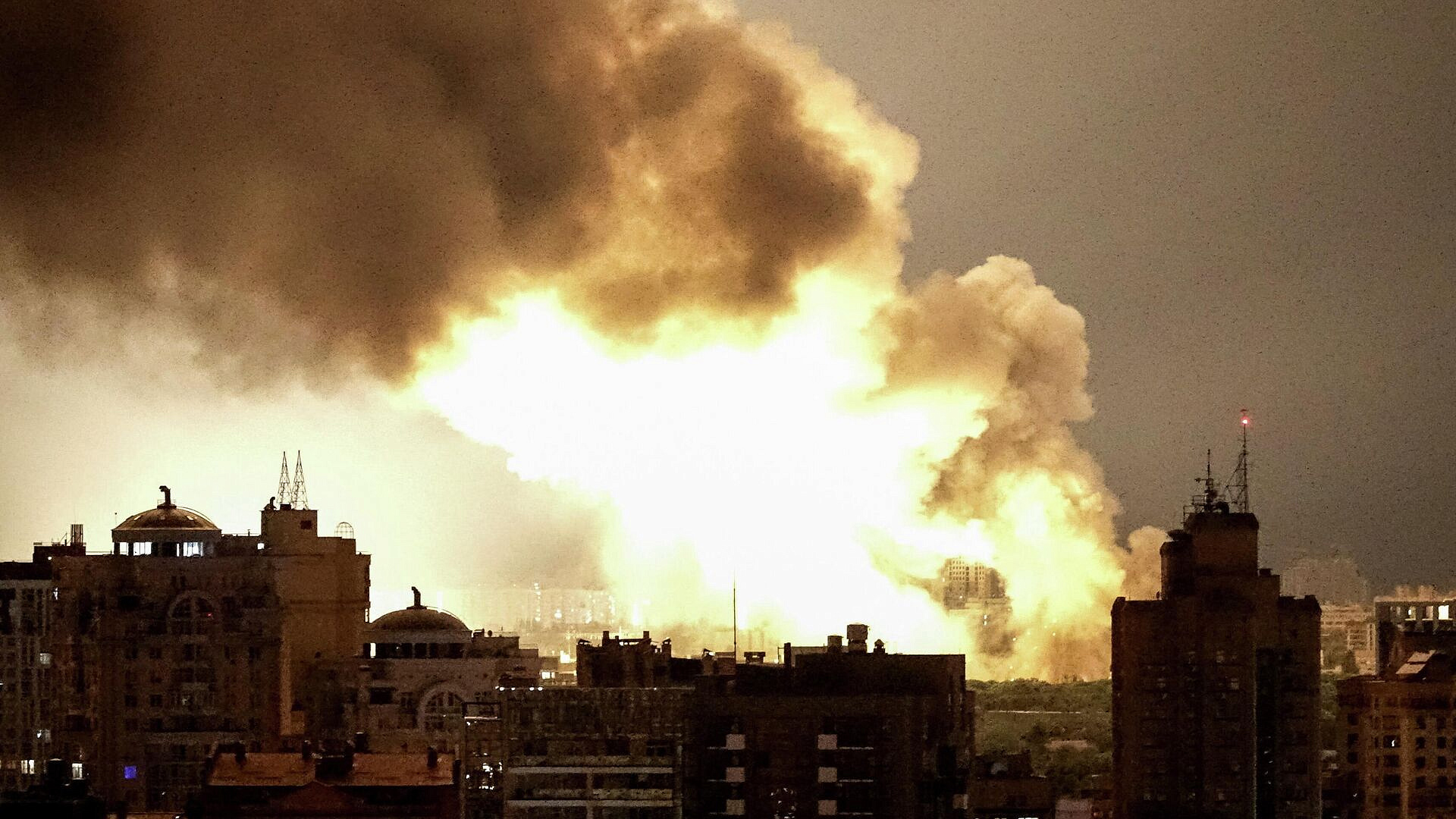 "Приведет к войне". Произошедшее в Киеве вызвало ужас на Западе