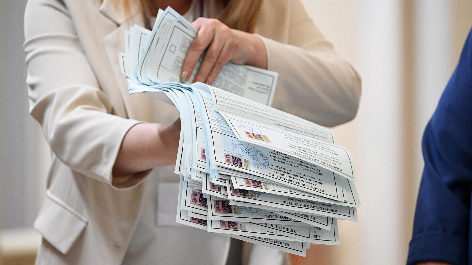 Путин набирает 87,32 процента голосов после обработки 99,65% протоколов