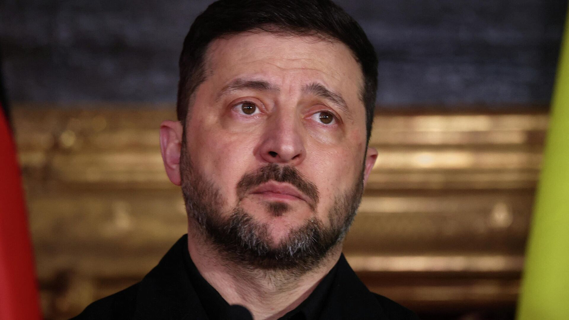 Зеленский не хочет проводить выборы из-за падения рейтинга, считает эксперт