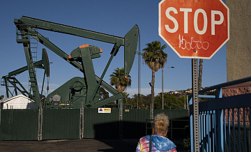 Запасы нефти в США за неделю упали сильнее прогноза