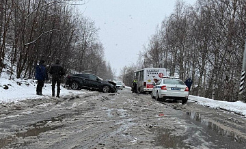 В Карелии четыре человека попали в больницу после ДТП с автобусом