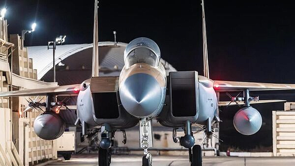 СМИ узнали, почему Израиль не стал отвечать ударом на ракетную атаку Ирана