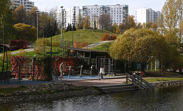 На юго-западе Москвы реабилитировали пруд в парке 50-летия Октября