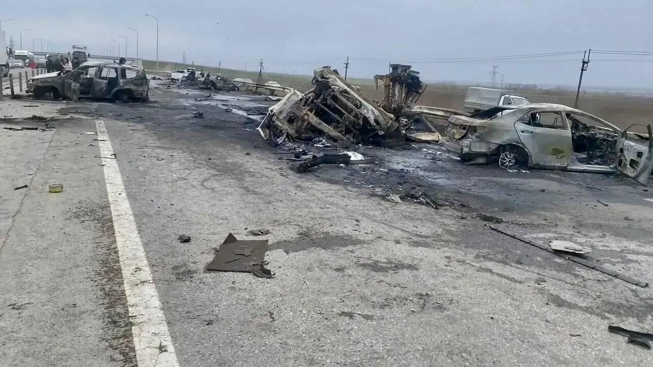 Пожар после ДТП с бензовозом в Ростовской области ликвидировали 