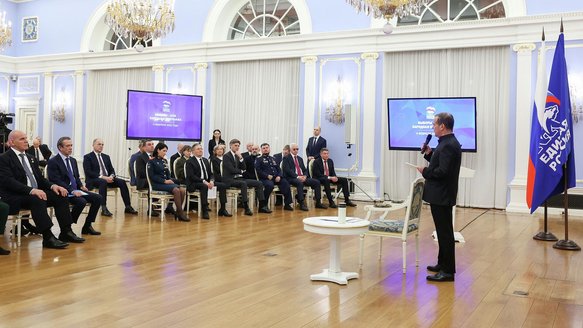 Медведев назвал строительство детских садов в России постоянной задачей