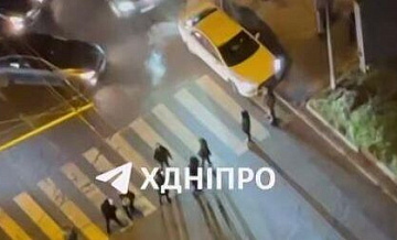 В Днепропетровске жители напали на электриков, отключавших свет в домах
