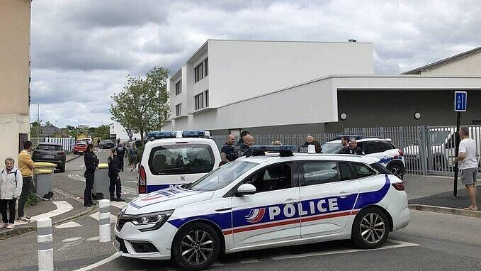 В Нанте подросток напал с ножом на учеников лицея