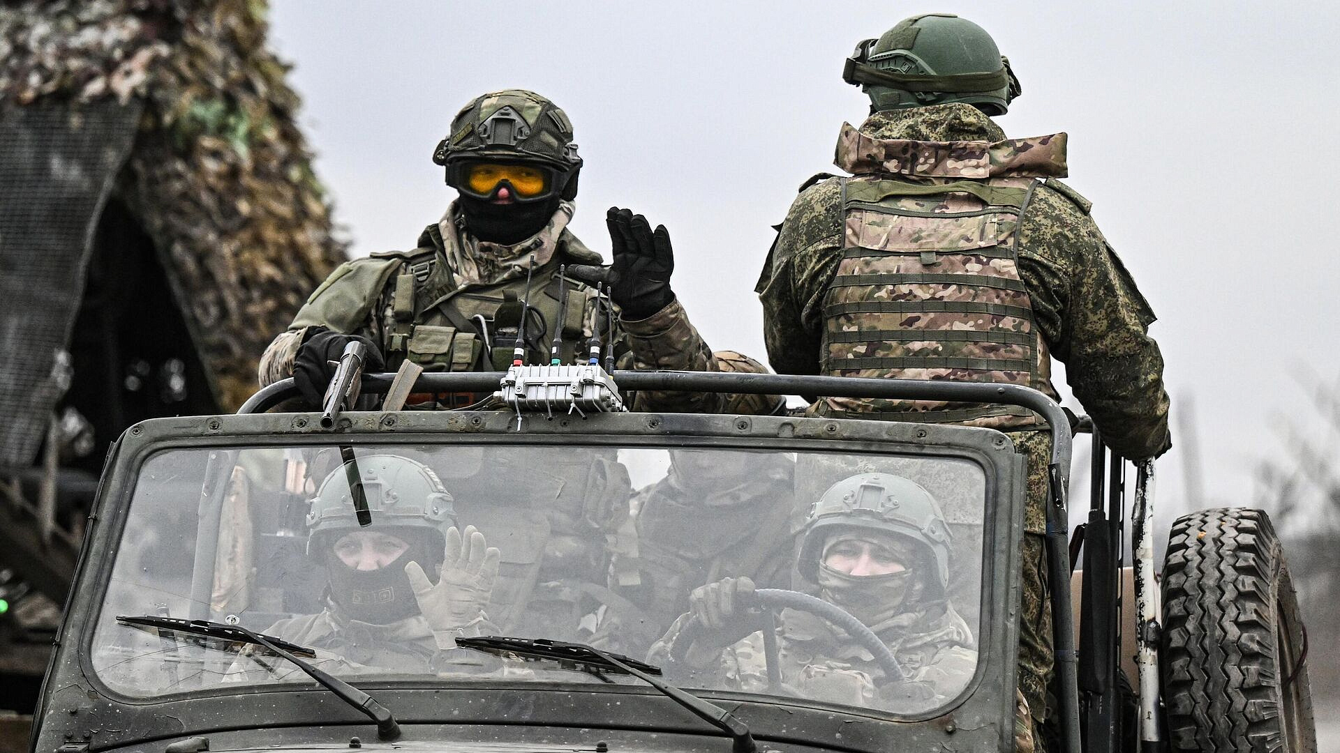 Кремль: российские военные героически несут службу в Курской области 