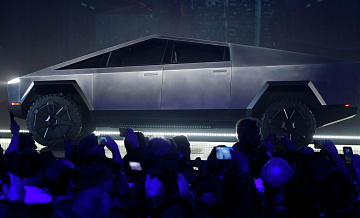 Площадку переговоров Путина и Токаева в Астане патрулируют Tesla Cybertruck