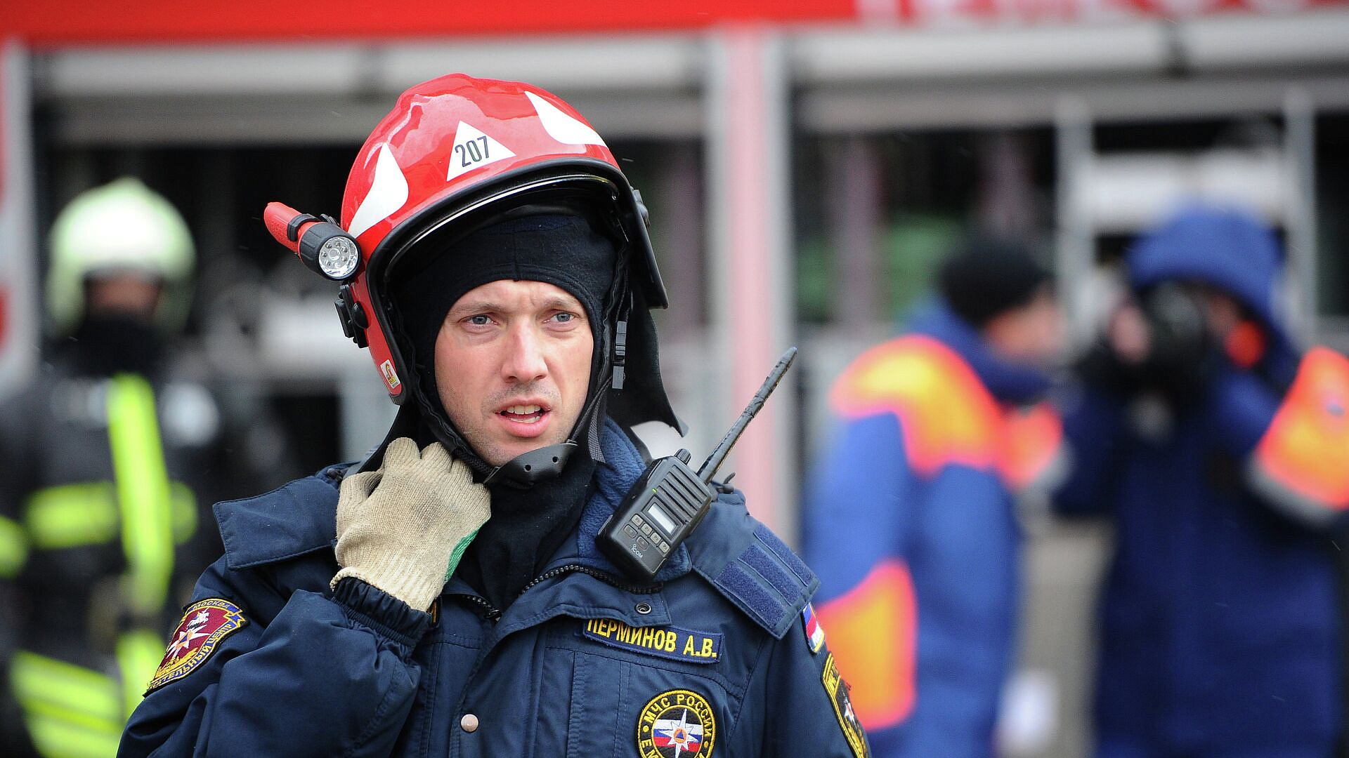 Движение по Мартеновской улице в Москве перекрыли из-за пожара