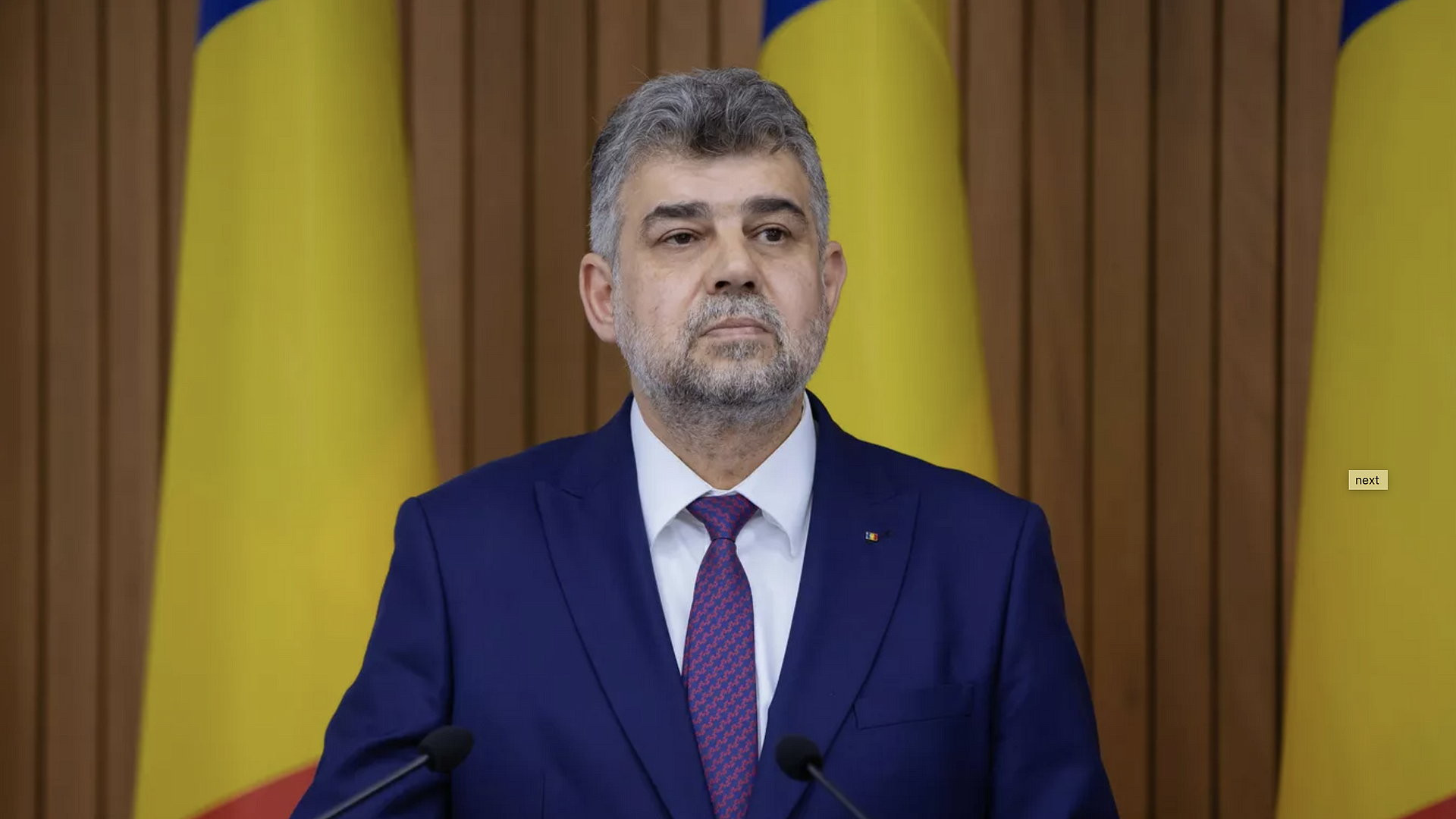 Премьер Чолаку лидирует на выборах президента Румынии