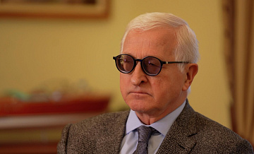 Бизнес просит власти снизить волатильность курса рубля, заявил Шохин