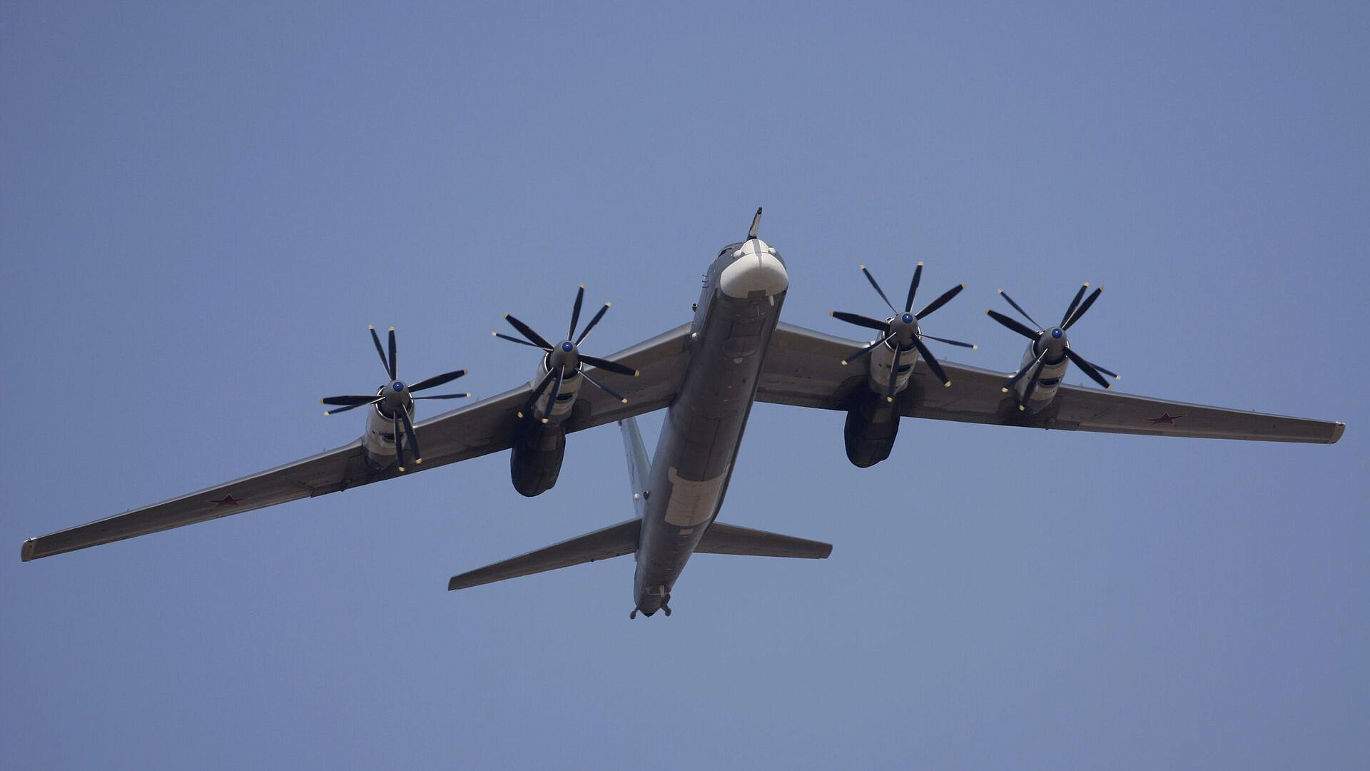 Пентагон утверждает, что заметил российские Ту-95 у зон ПВО США и Канады