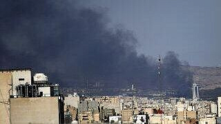 В Тегеране прогремели три мощных удара