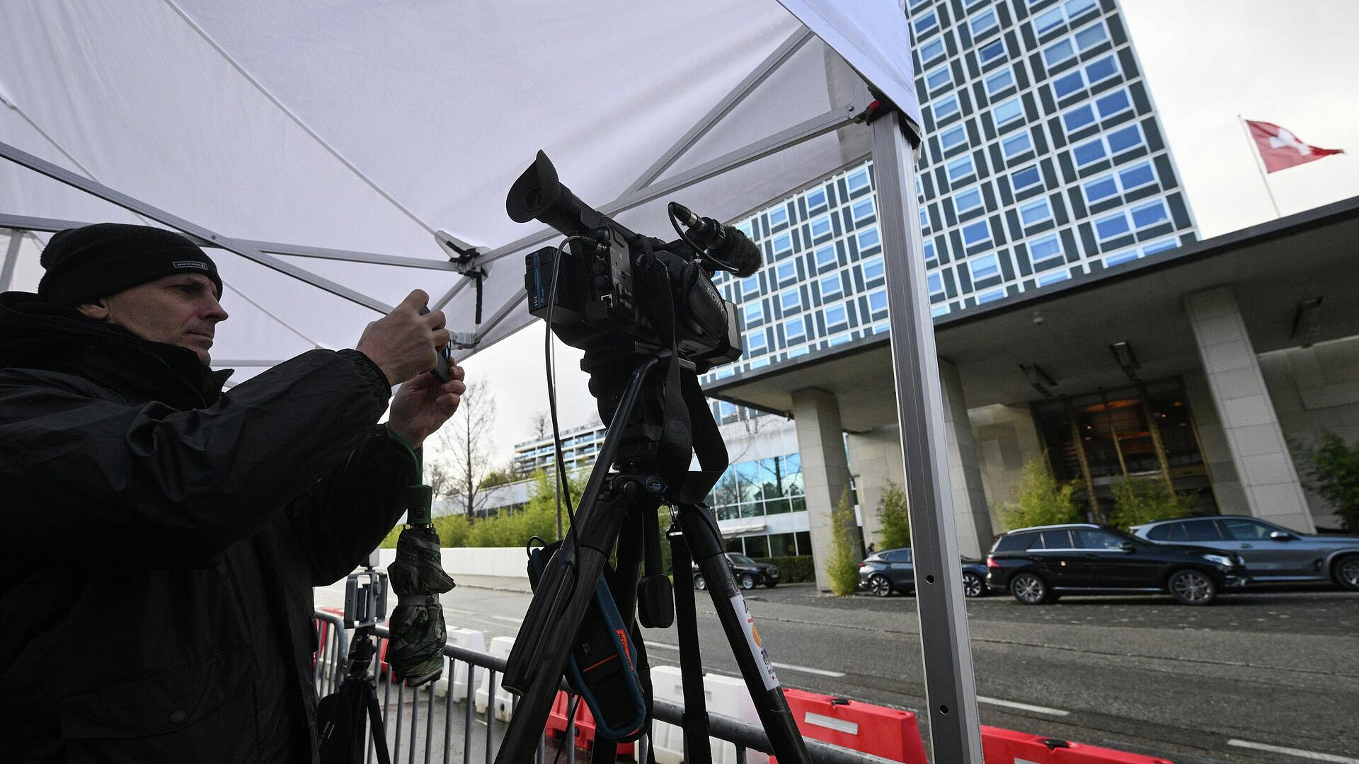 Переговоры в Женеве по Украине продолжаются более трех часов