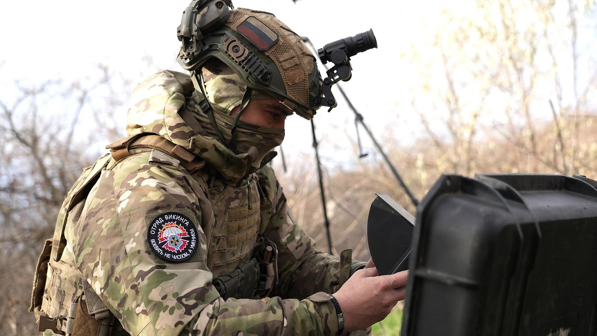 Саперы уничтожили сбитый FPV-дрон ВСУ со сверхмощной боевой частью
