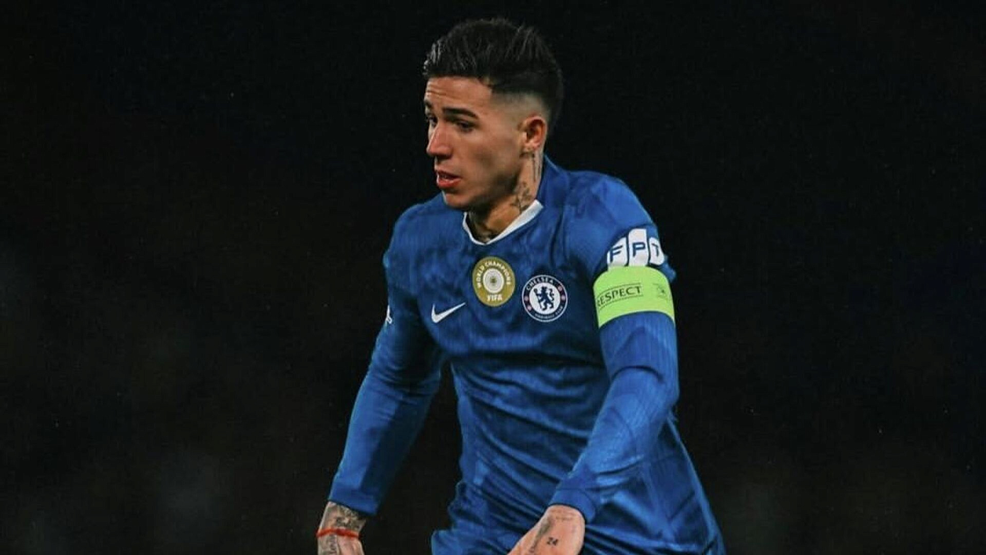 Энцо Фернандеса отстранили на два матча за интервью