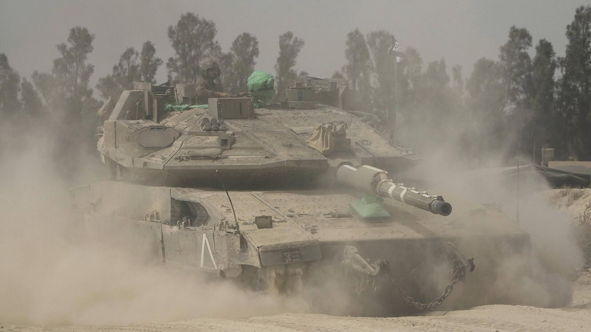 Иран запустил по Израилю более ста беспилотников, заявил ЦАХАЛ