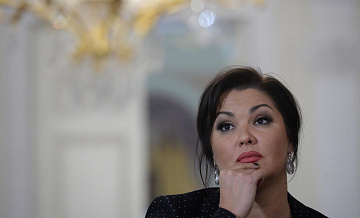 Нетребко закрывает бизнес в России