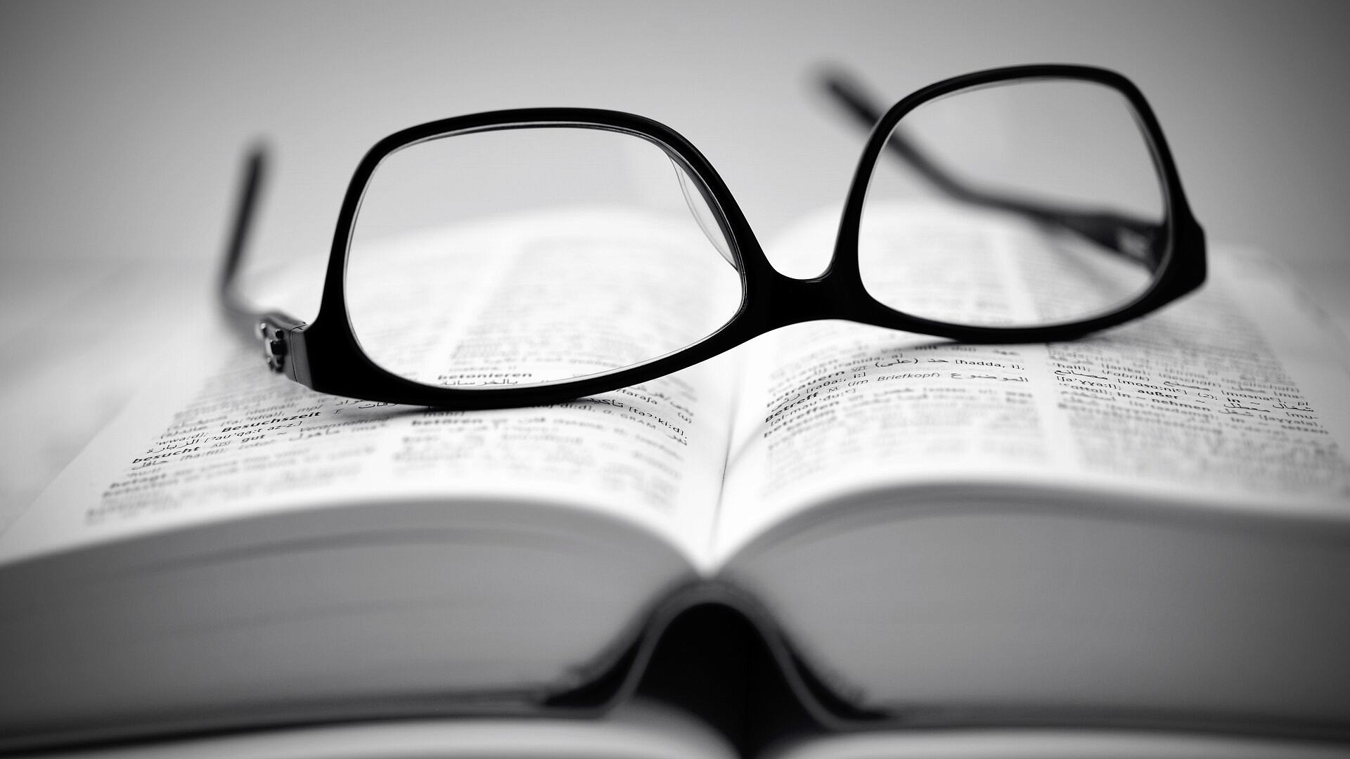 Филолог назвал ругательство, которое раньше было комплиментом