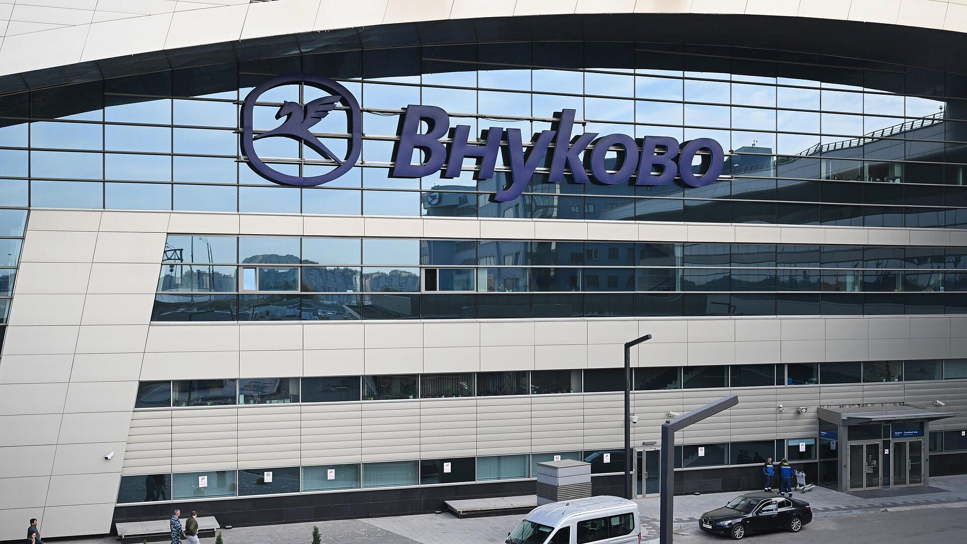 Во Внуково второй раз за ночь вводили ограничение на полеты