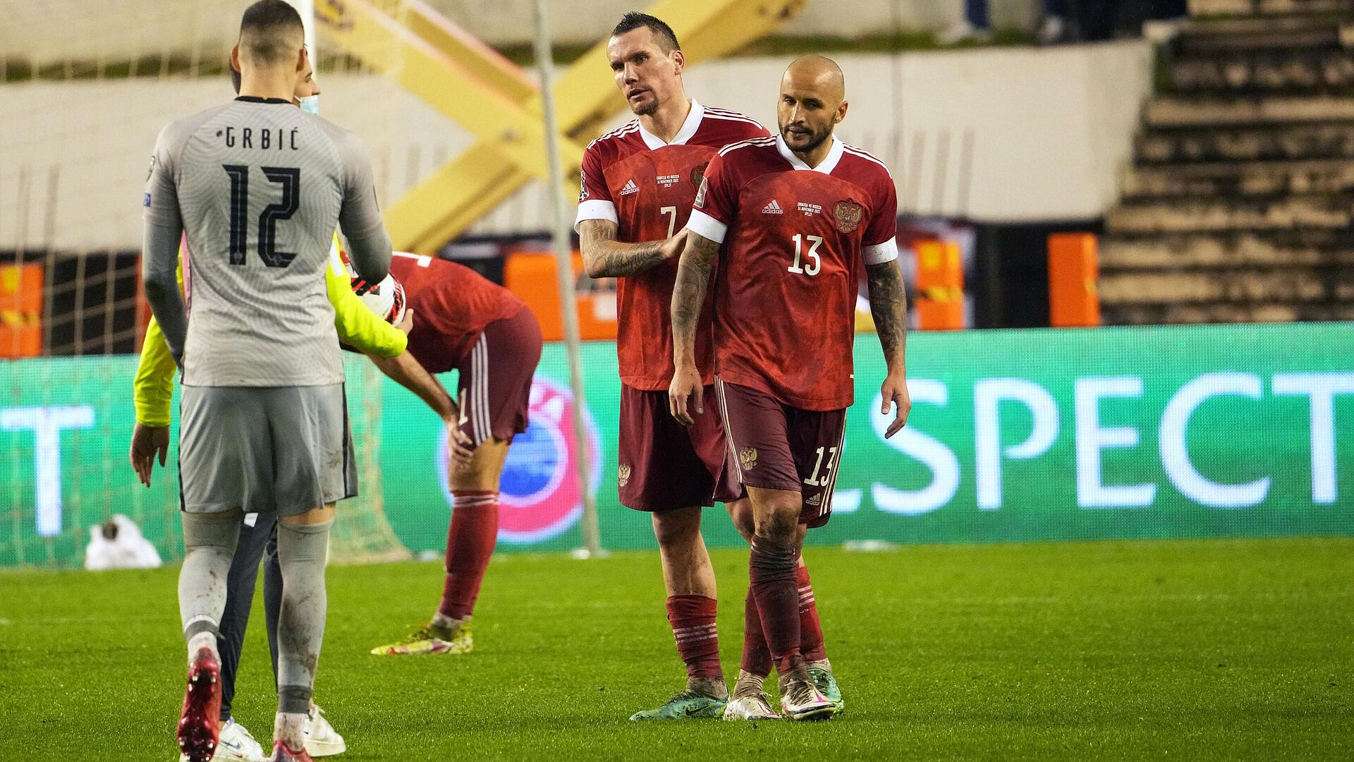 Экс-футболиста сборной России нокаутировали в бою по правилам кикбоксинга