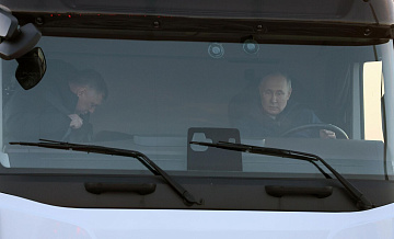 Хуснуллин поделился впечатлениями от поездки с Путиным в КамАЗе